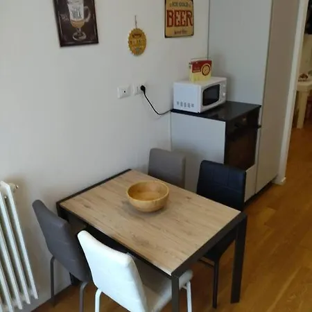 Apartment In Viaggio Con Pippo - Ampio Con Ac Nei Pressi Di Piazza Bovio E Del Rivellino